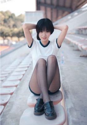 善良女秘书的目地_中英字幕1080