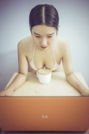 麻豆传媒在线观看视频_免费手机在线看片